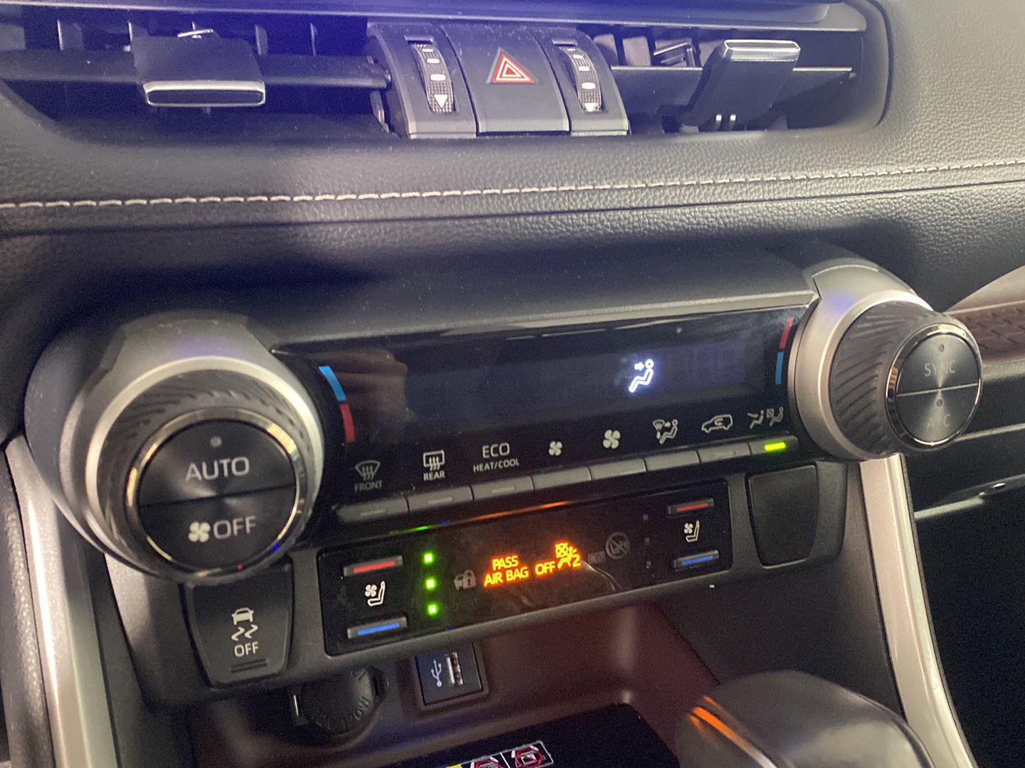 Certified Used 2023 Wind Chill Pearl Toyota Limited image 15