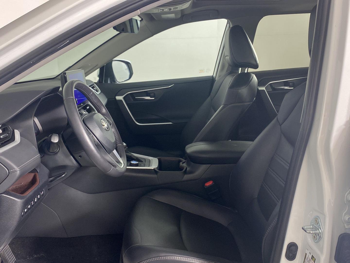 Certified Used 2023 Wind Chill Pearl Toyota Limited image 26