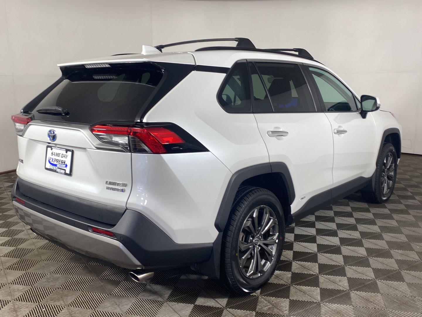 Certified Used 2023 Wind Chill Pearl Toyota Limited image 6