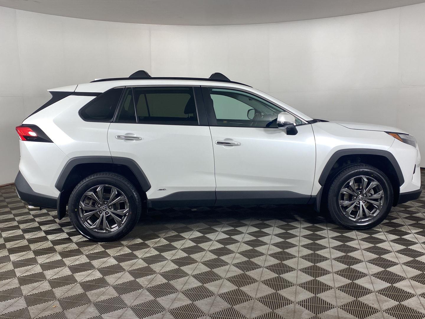 Certified Used 2023 Wind Chill Pearl Toyota Limited image 7