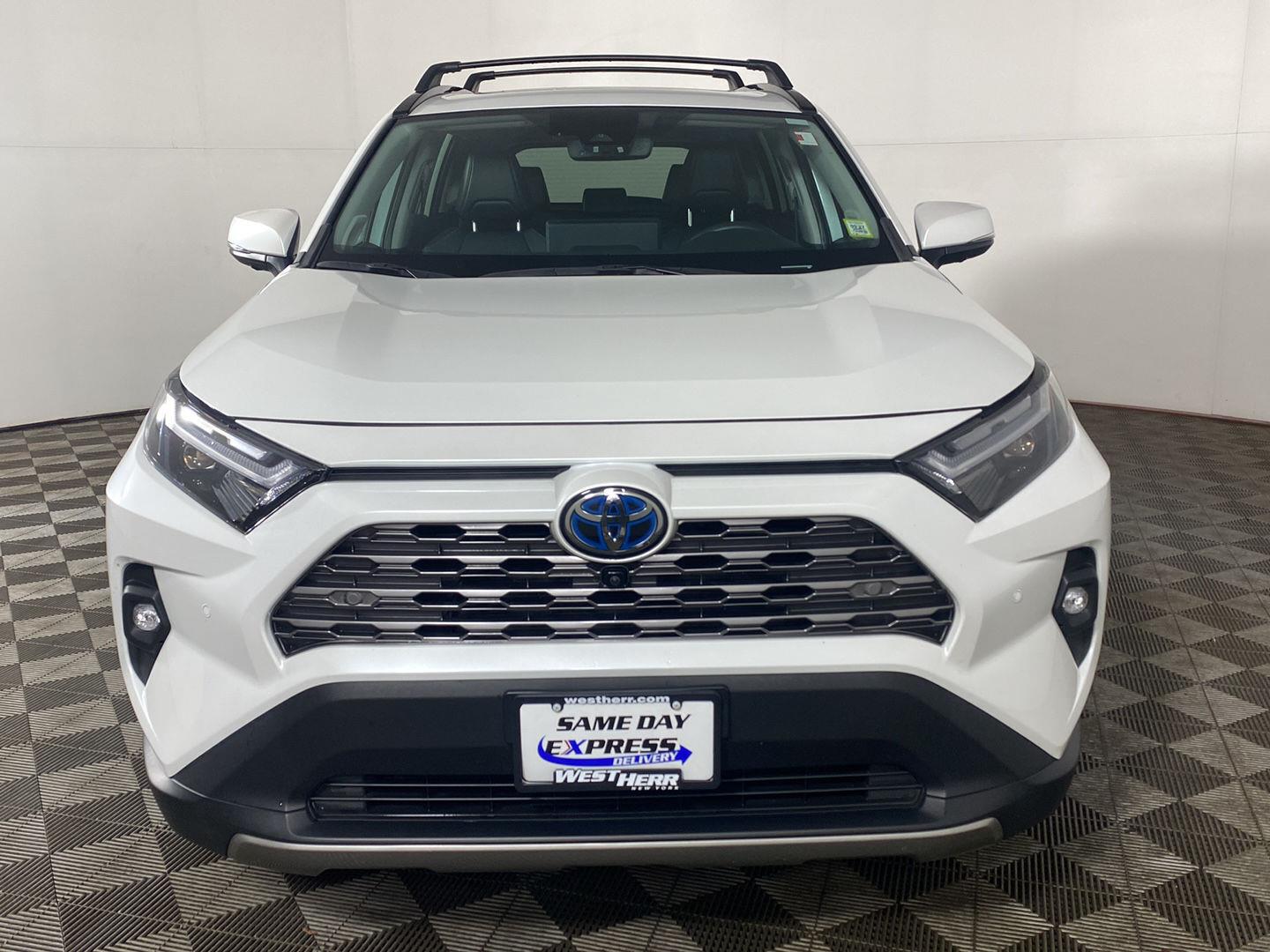 Certified Used 2023 Wind Chill Pearl Toyota Limited image 8