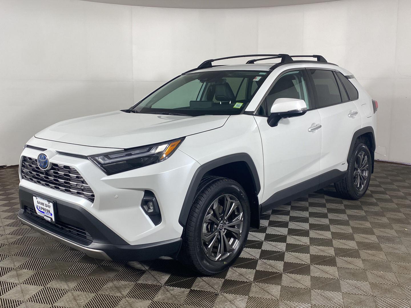 Certified Used 2023 Wind Chill Pearl Toyota Limited image 2