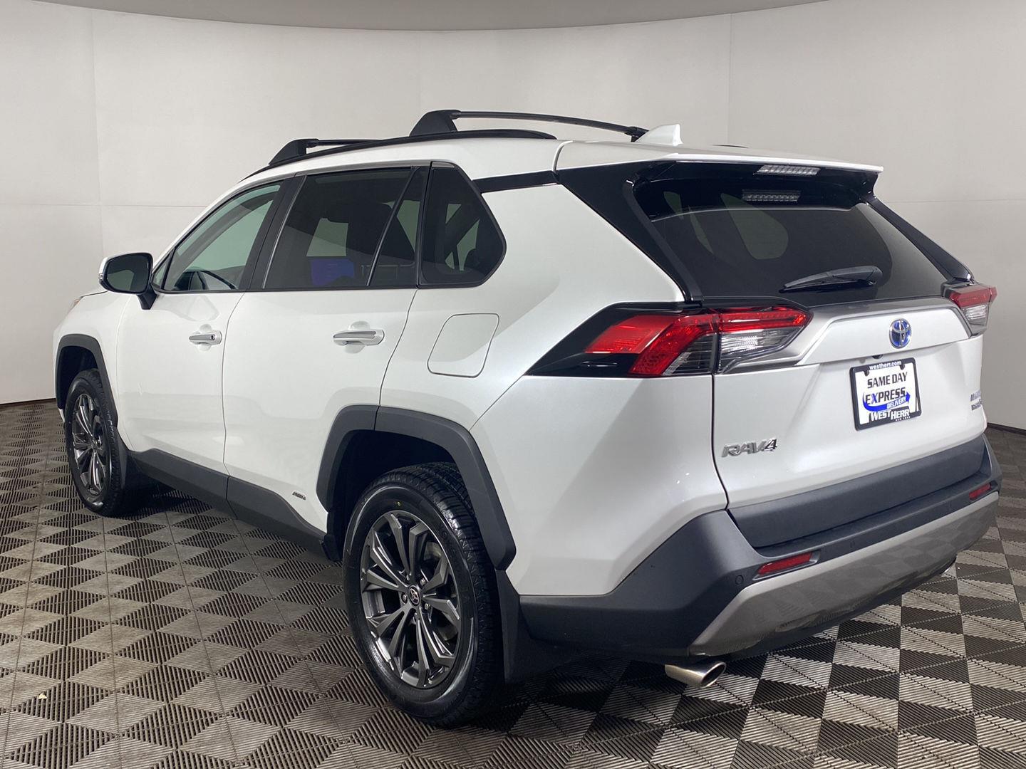 Certified Used 2023 Wind Chill Pearl Toyota Limited image 4