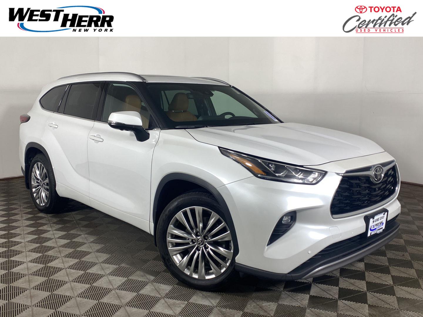 White (Wind Chill Pearl) 2026 Toyota Highlander SUV / Crossover All-Wheel Drive Automatic
