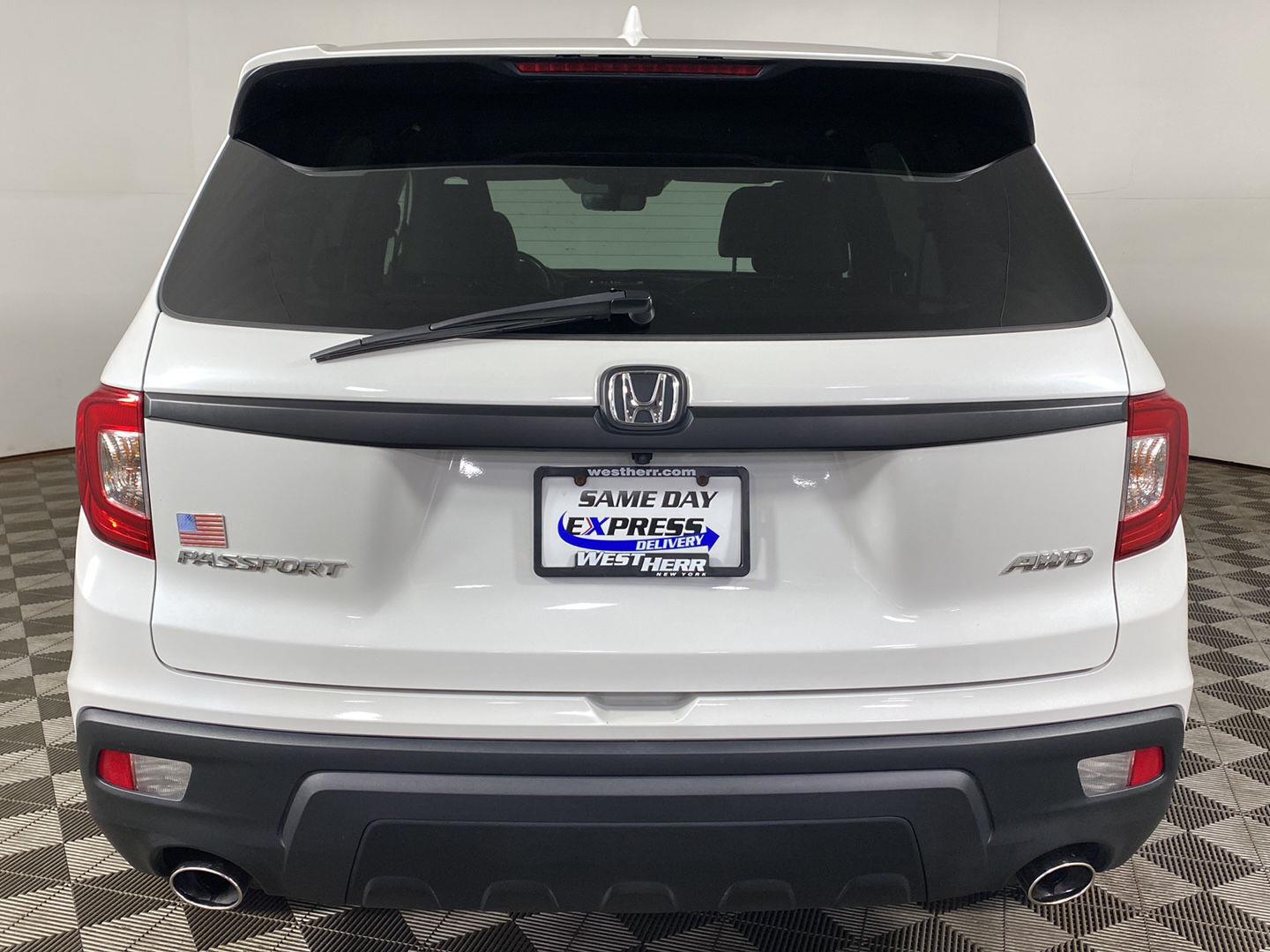 Used 2021 Platinum White Pearl Honda EX-L image 5