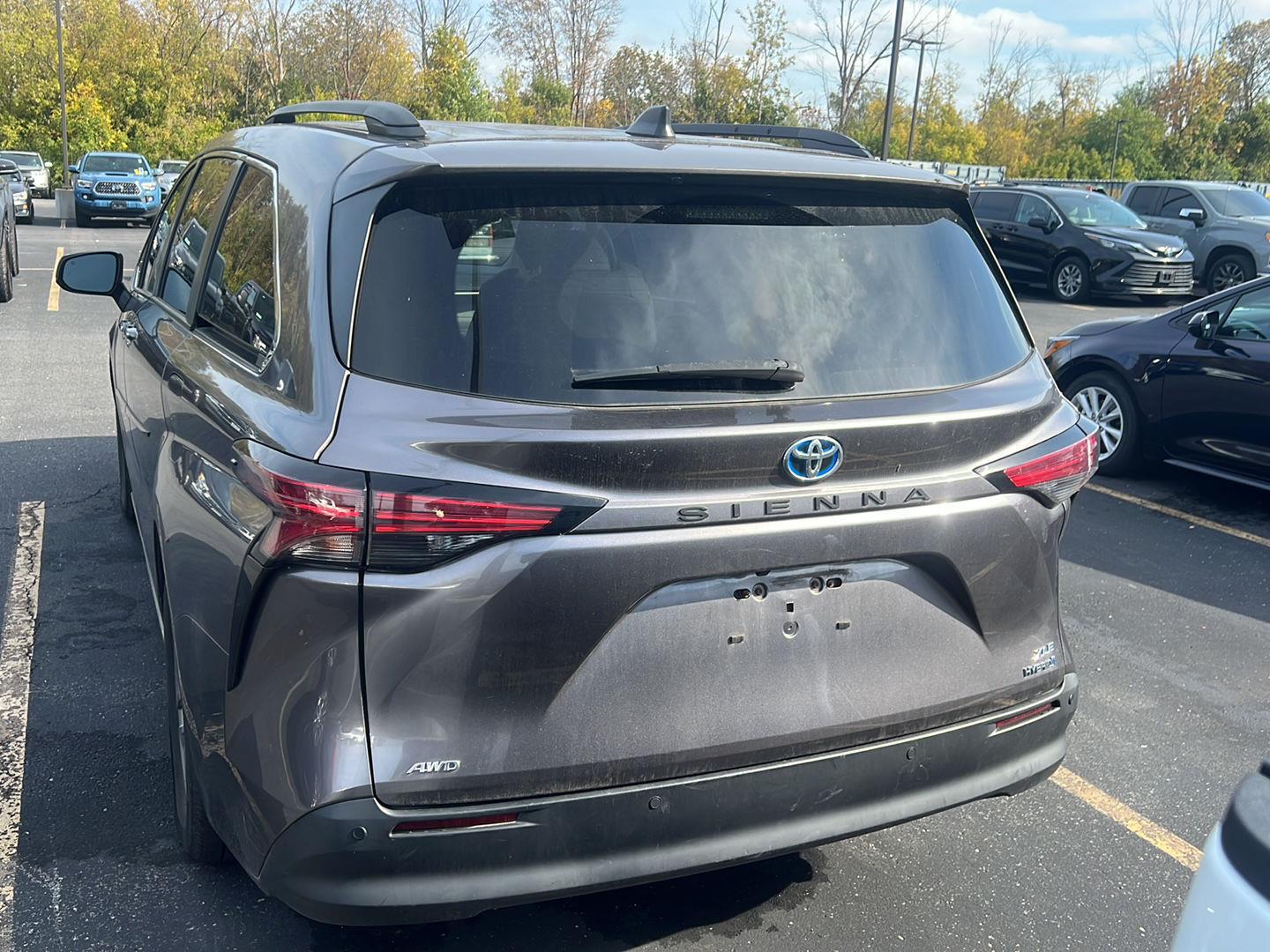 Certified Used 2022 Predawn Gray Mica Toyota XLE 7-Passenger image 3