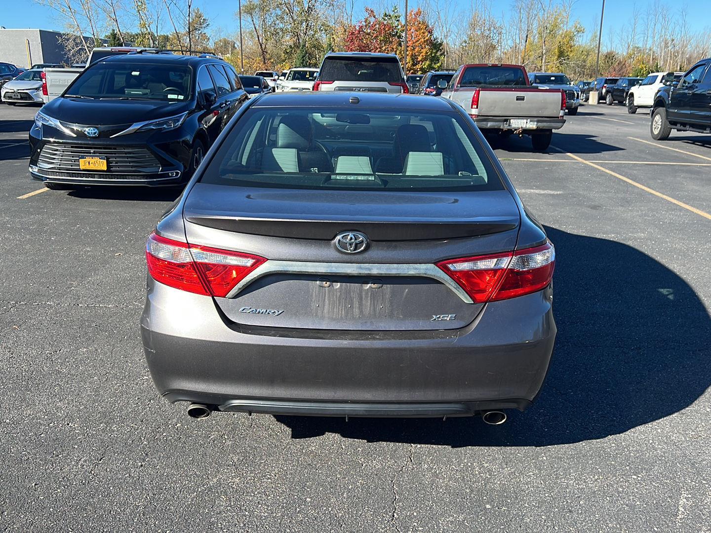 Used 2016 Predawn Gray Mica Toyota XSE V6 image 3