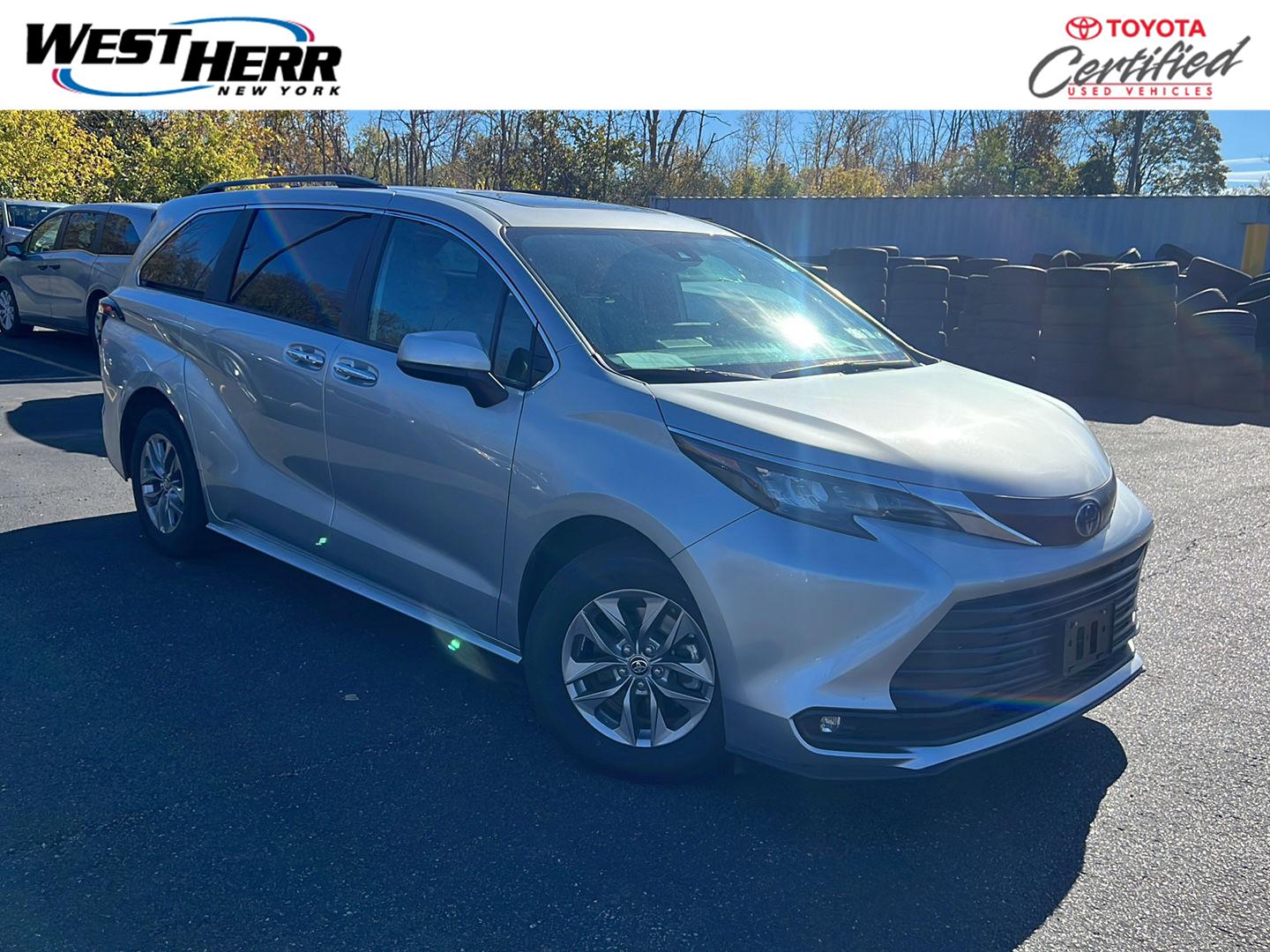 Celestial Silver Metallic 2025 Toyota Sienna Minivan Front-Wheel Drive Continuously Variable Transmission