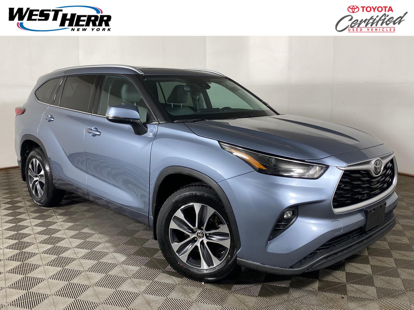Moon Dust 2022 Toyota Highlander SUV / Crossover All-Wheel Drive Automatic