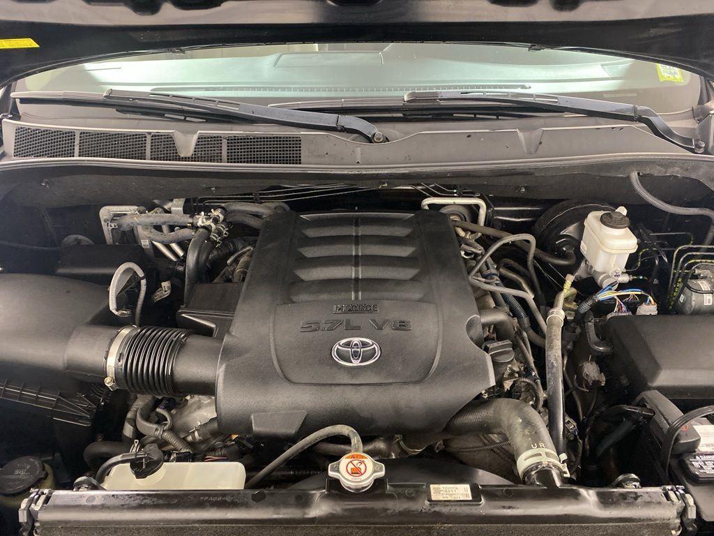 Used 2018 Midnight Black Metallic Toyota Limited image 10