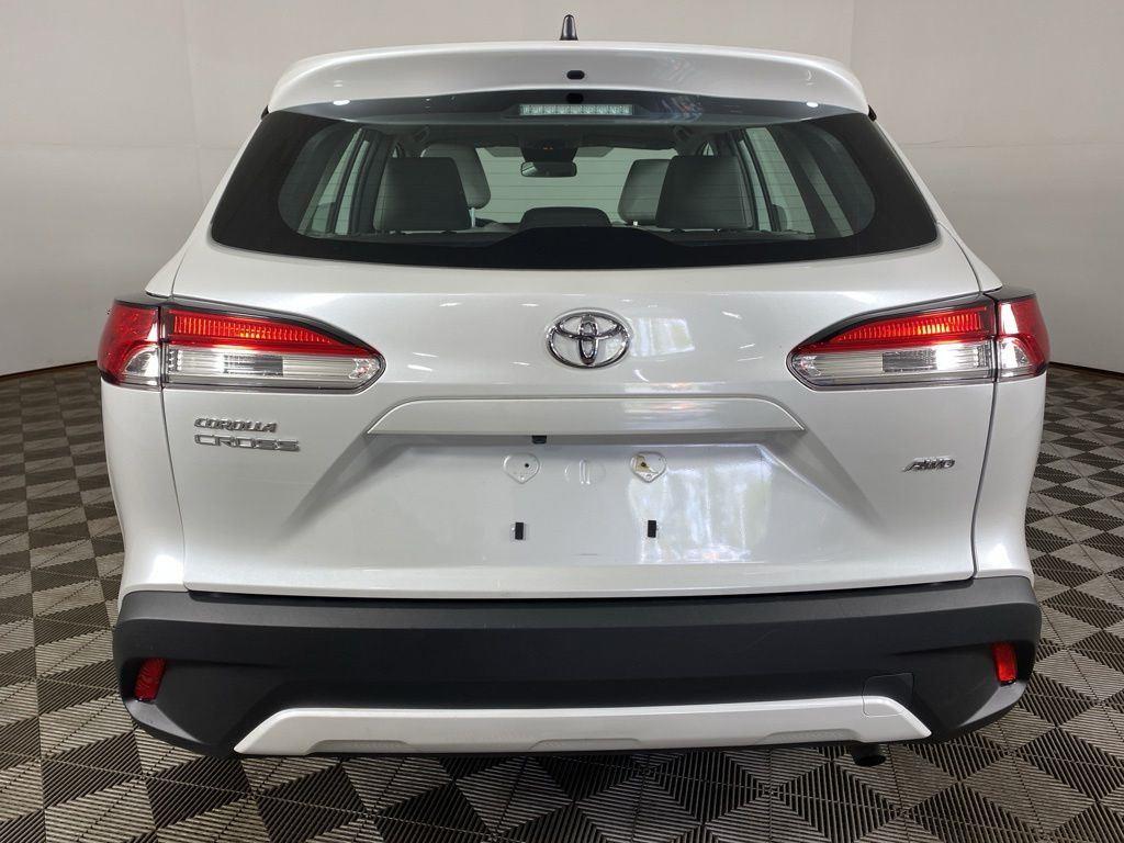 Certified Used 2023 Pearl Toyota L image 7