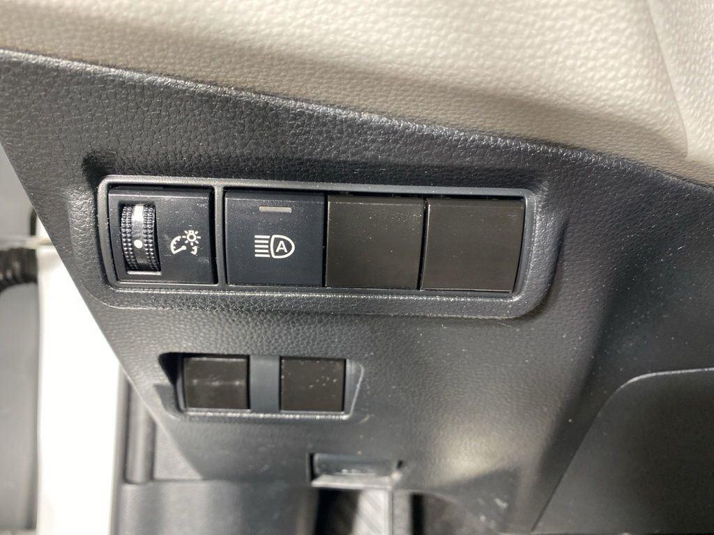 Certified Used 2023 Pearl Toyota L image 22