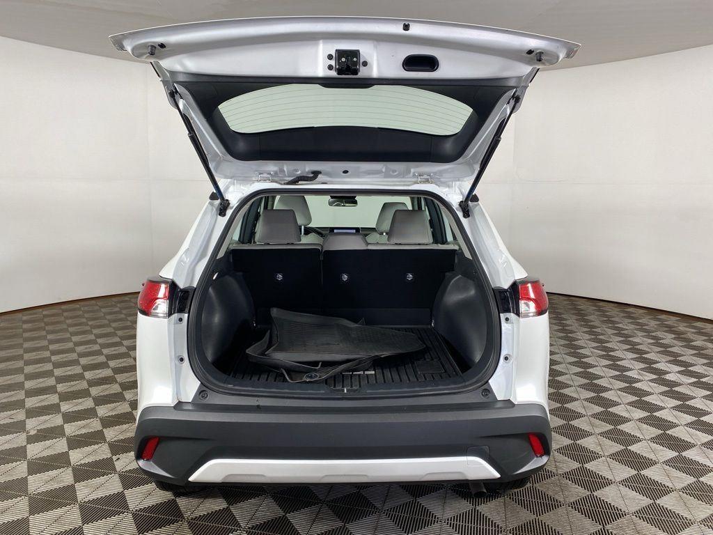 Certified Used 2023 Pearl Toyota L image 27