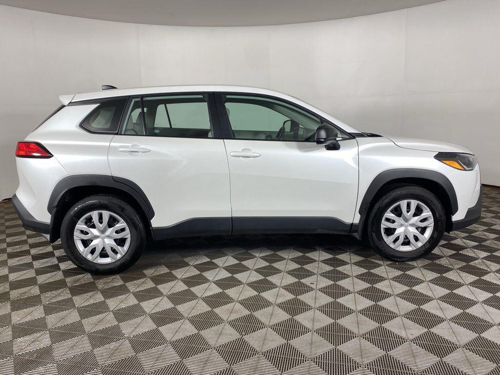 Certified Used 2023 Pearl Toyota L image 9