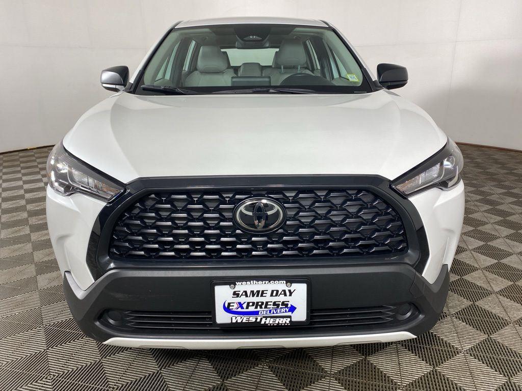 Certified Used 2023 Pearl Toyota L image 10