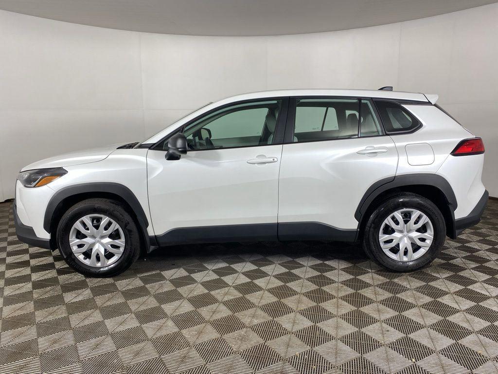 Certified Used 2023 Pearl Toyota L image 5