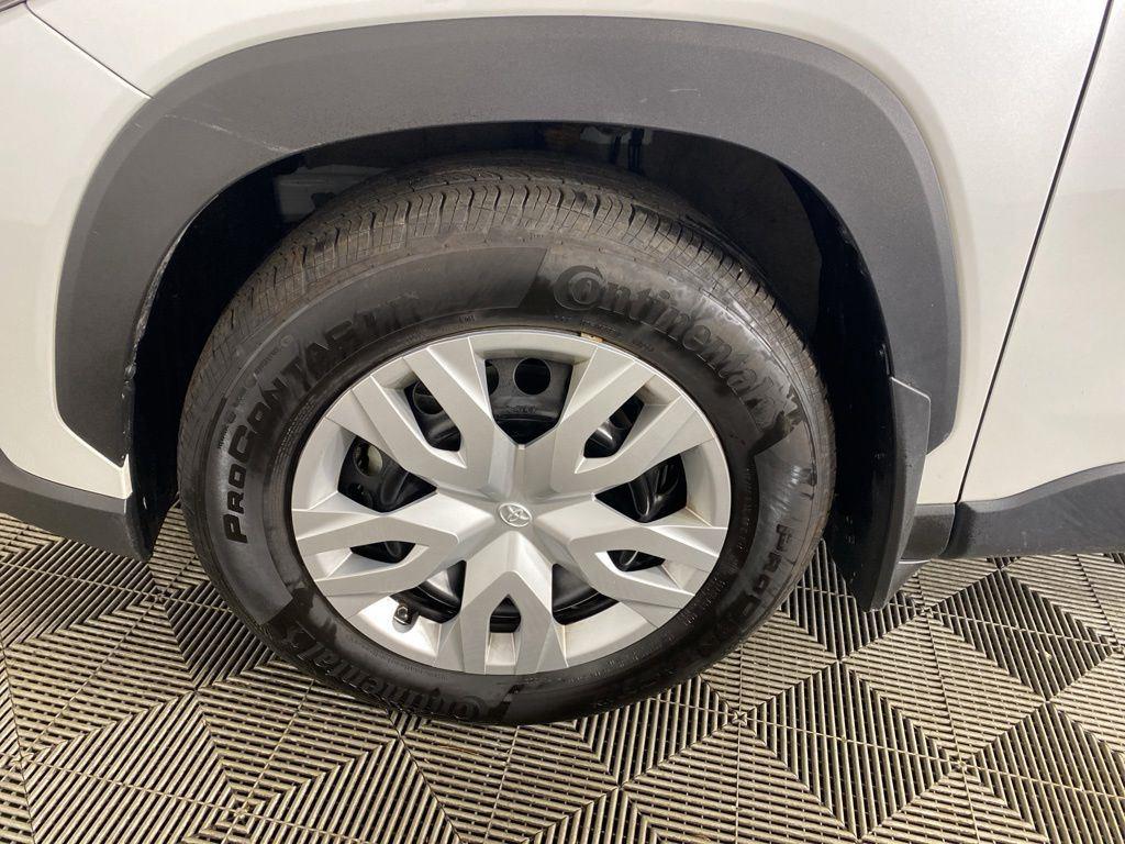 Certified Used 2023 Pearl Toyota L image 11