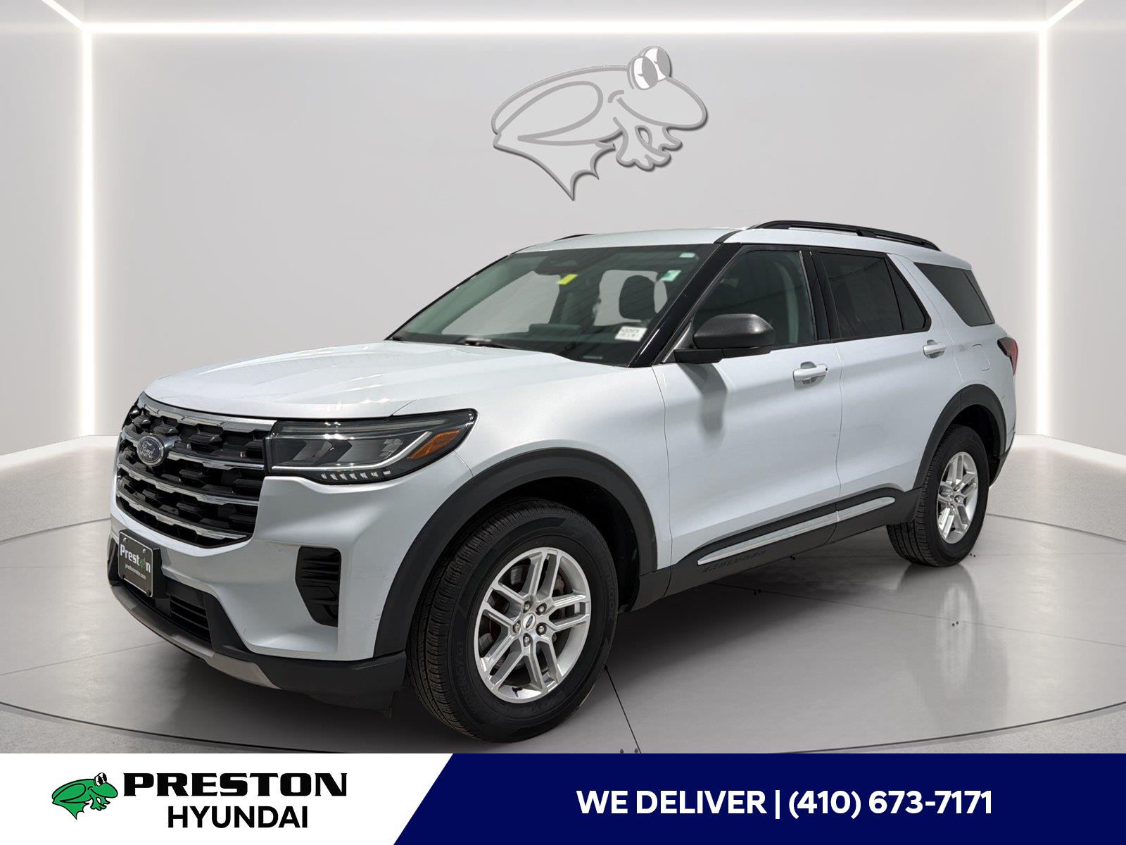 Space White 2025 Ford Explorer SUV / Crossover All-Wheel Drive Automatic