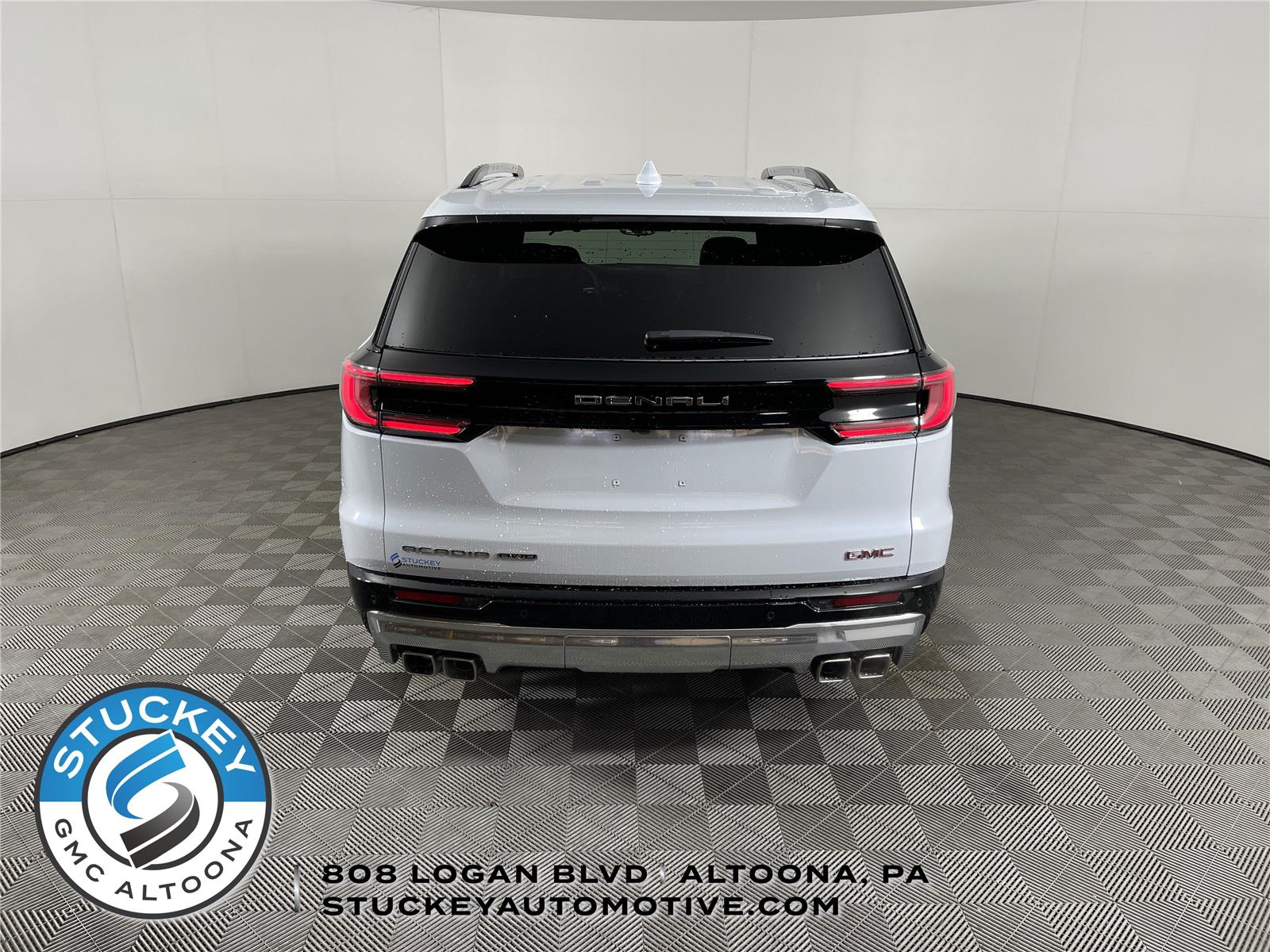 View vehicle photo 3