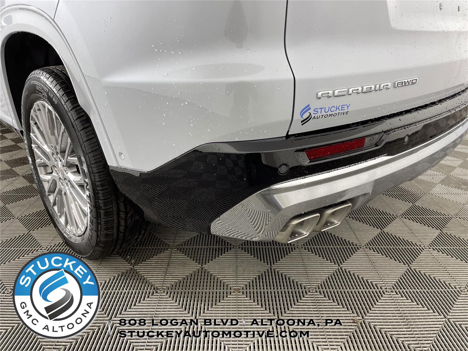 View vehicle photo 6