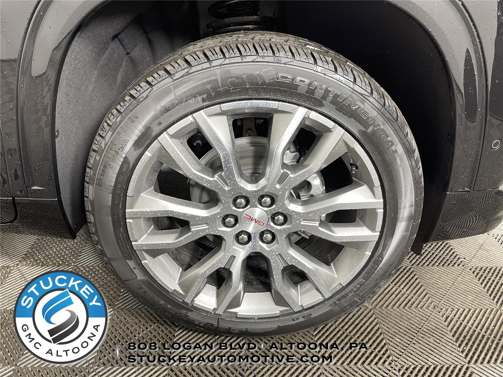 View vehicle photo 7