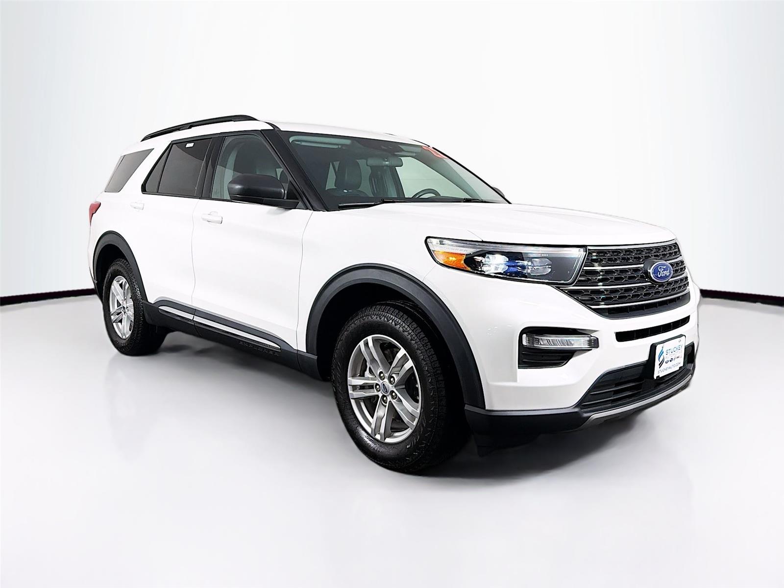 Star White Metallic Tri-Coat 2022 Ford Explorer XLT AWD SUV / Crossover All-Wheel Drive Automatic