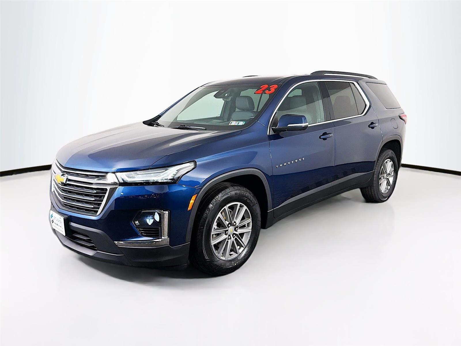 View vehicle photo 3