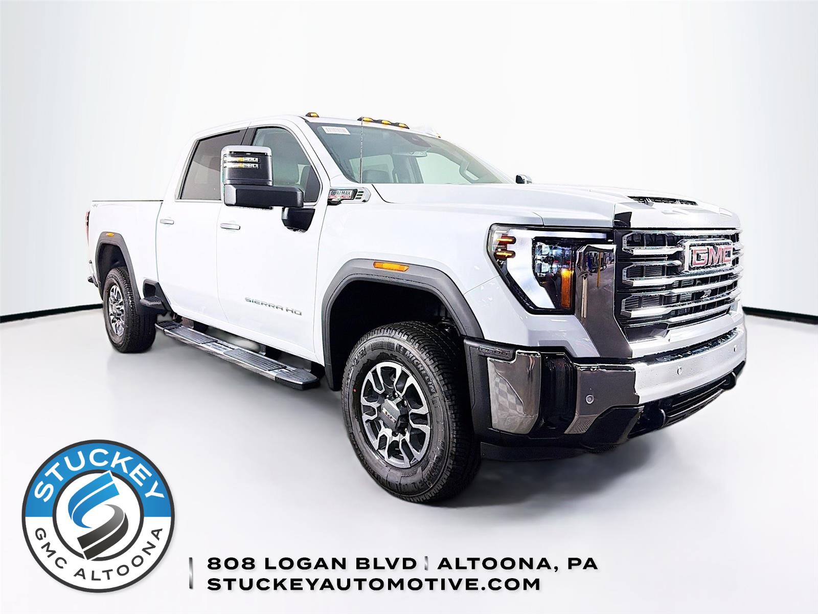 Glacier White Tricoat 2026 GMC Sierra 2500HD SLT Crew Cab 4WD Pickup Truck Four-Wheel Drive Automatic