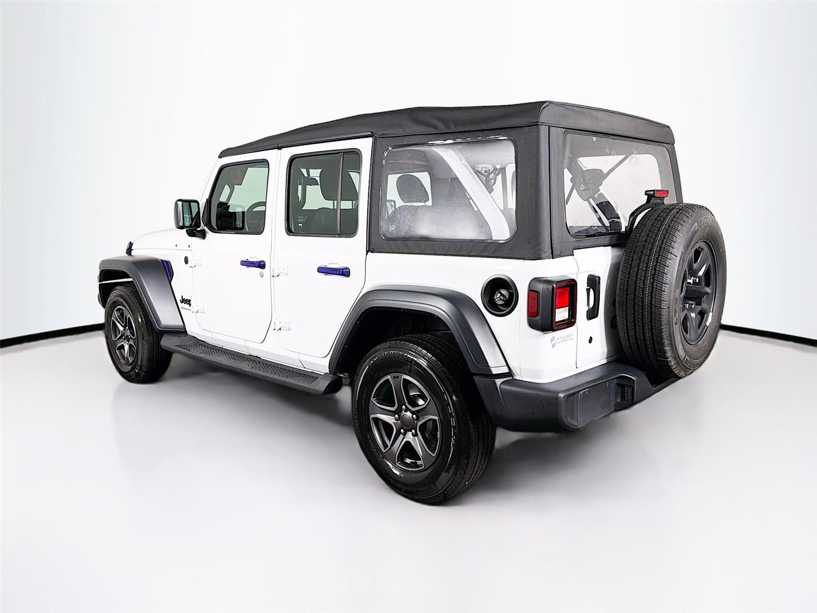 View vehicle photo 5