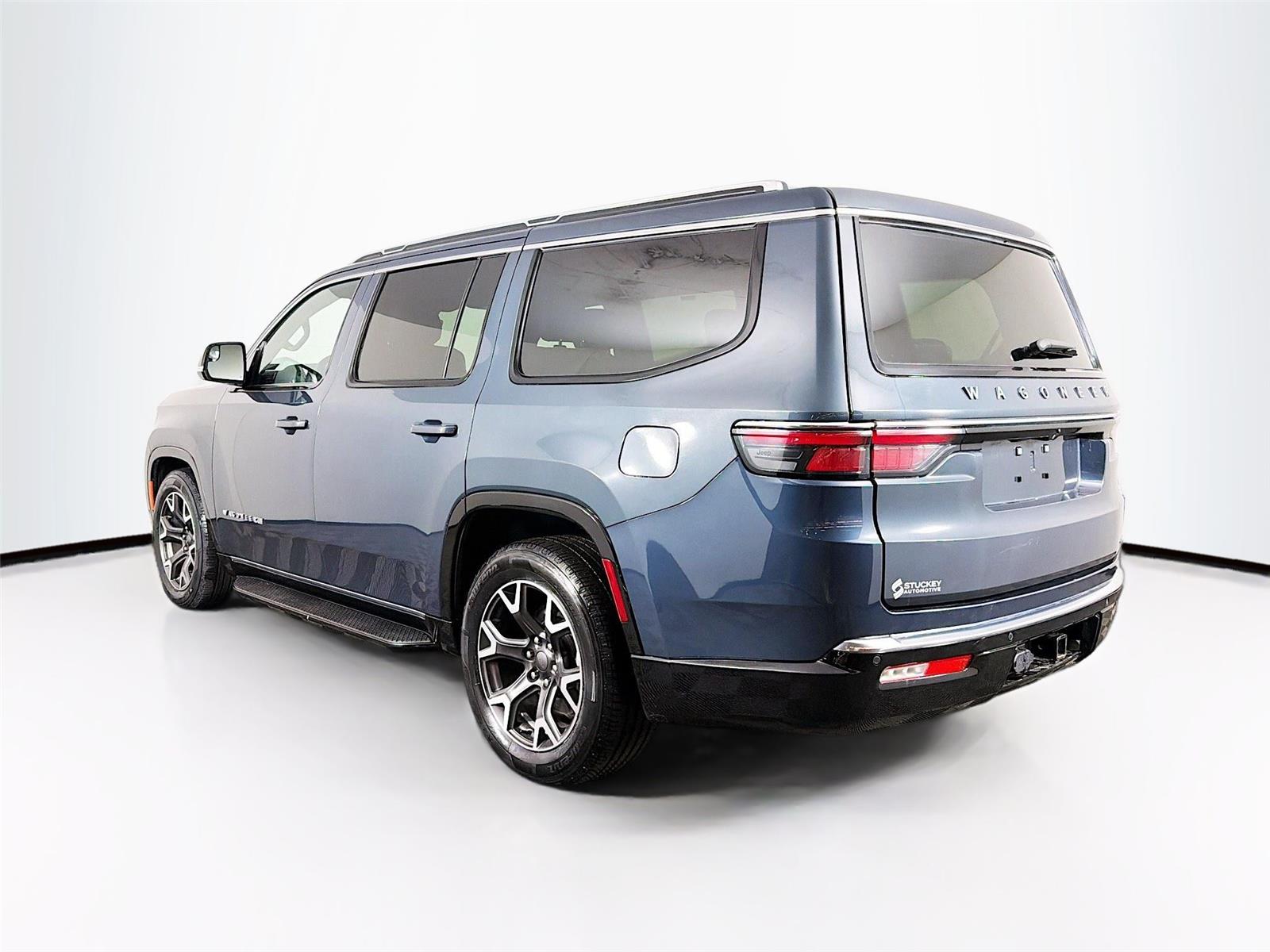 View vehicle photo 5