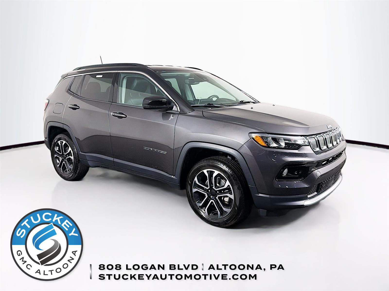 Diamond Black Crystal Pearlcoat 2022 Jeep Compass Limited 4WD SUV / Crossover Four-Wheel Drive 9-Speed Automatic