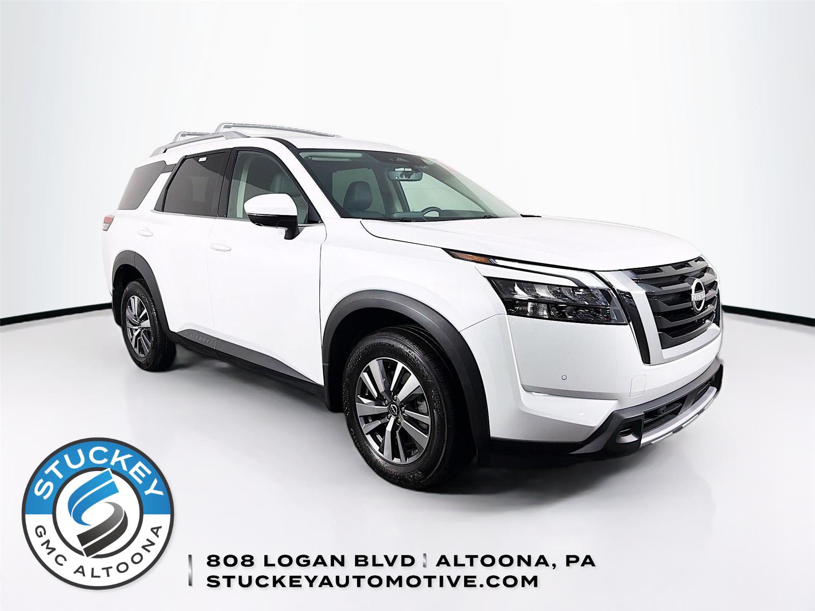 Everest White Pearl 2025 Nissan Pathfinder SUV / Crossover All-Wheel Drive Automatic