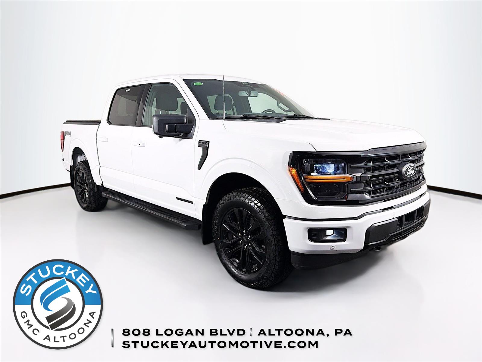 Oxford White 2024 Ford F-150 XLT SuperCrew 4WD Pickup Truck Four-Wheel Drive Automatic