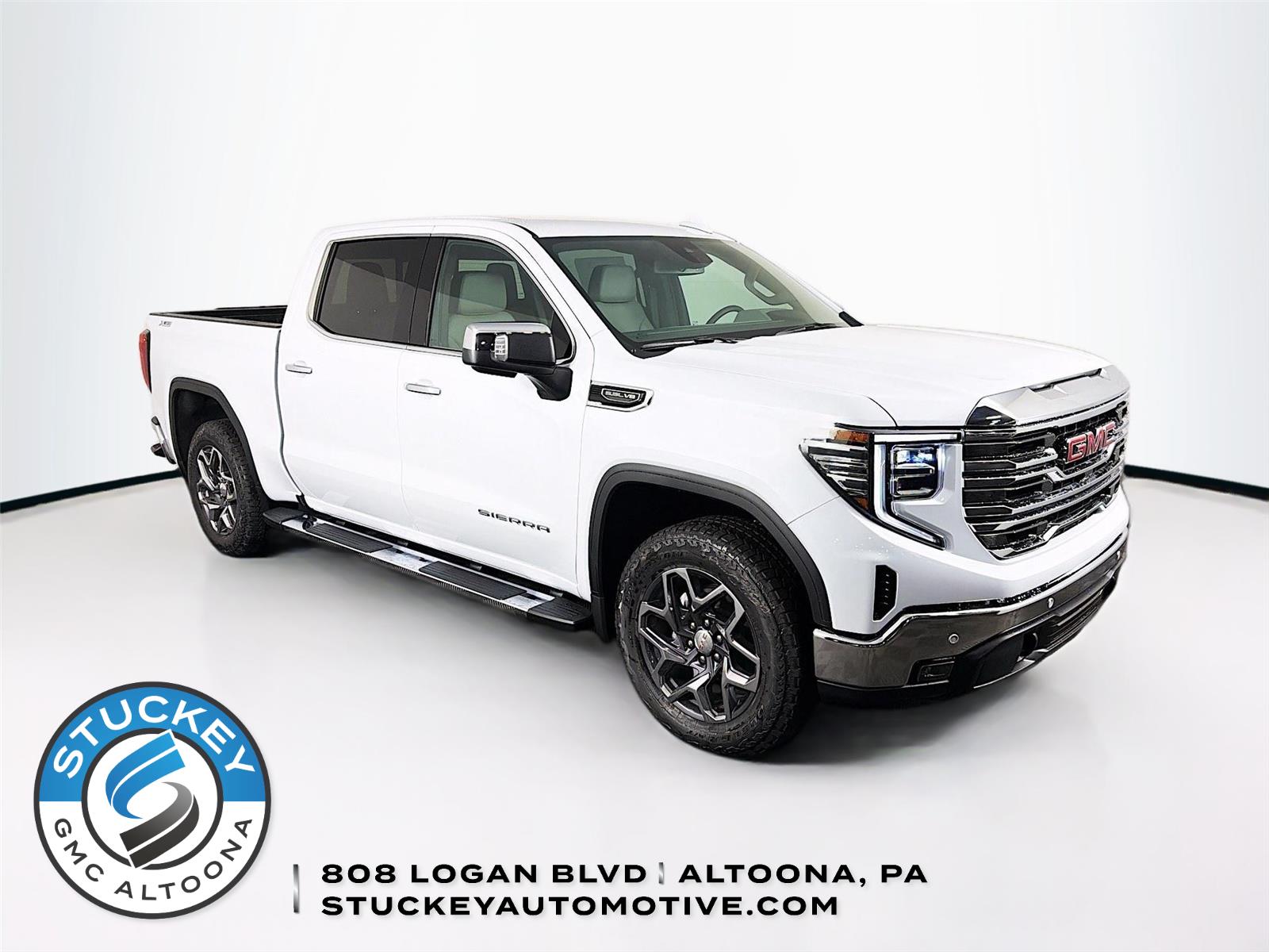 Glacier White Tricoat 2026 GMC Sierra 1500 SLT Crew Cab 4WD Pickup Truck Four-Wheel Drive Automatic