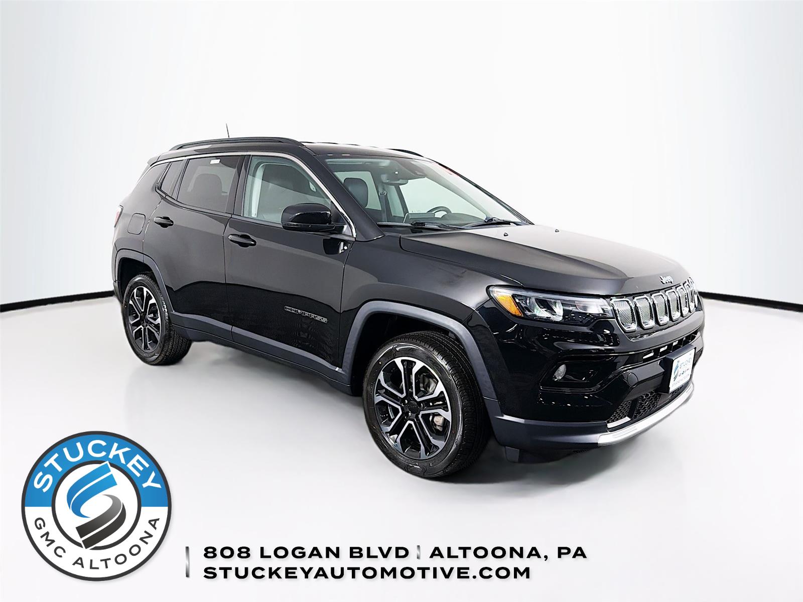 Diamond Black Crystal Pearlcoat 2022 Jeep Compass SUV / Crossover Four-Wheel Drive 9-Speed Automatic