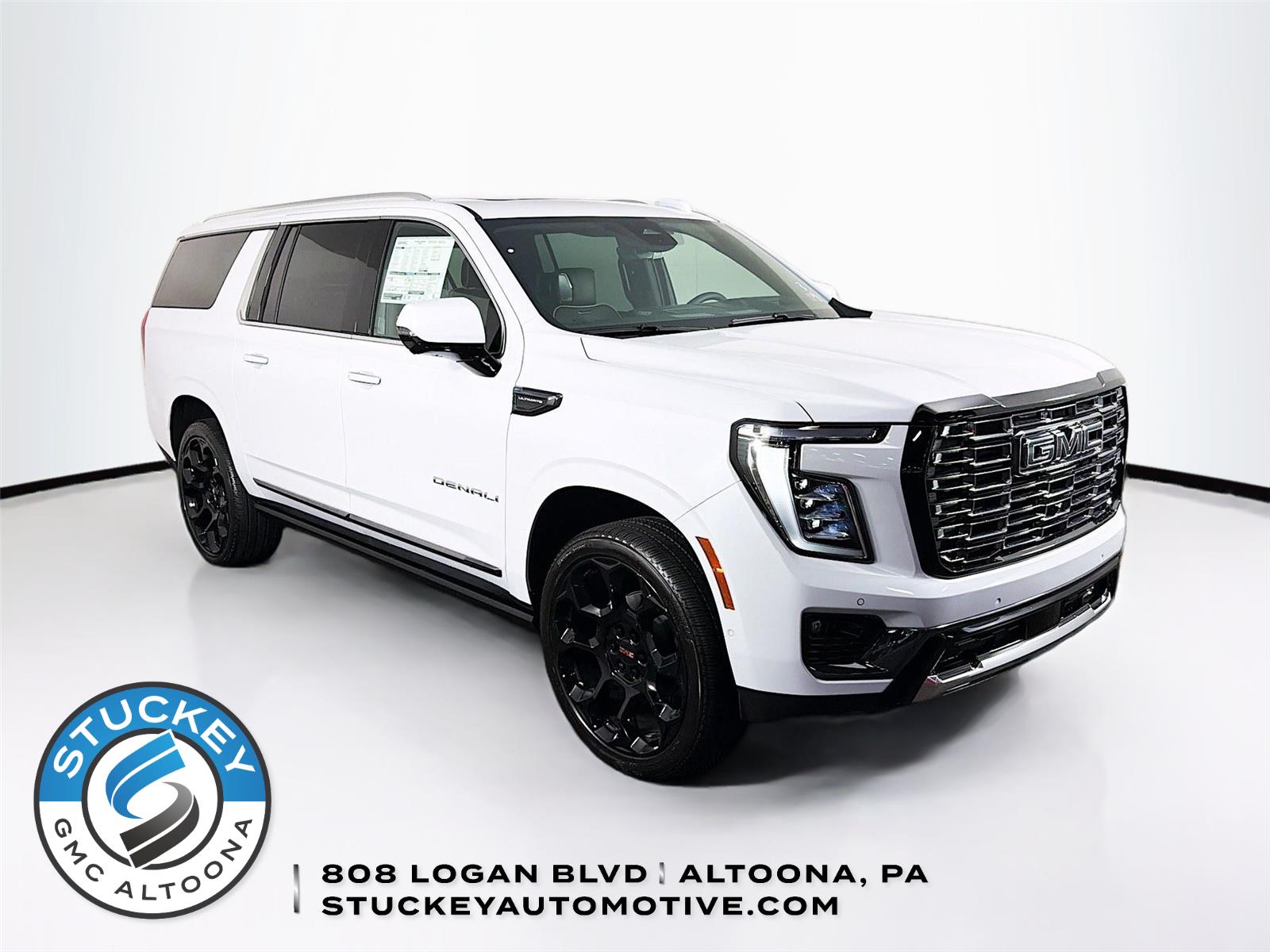 Glacier White Tricoat 2026 GMC Yukon XL SUV / Crossover Four-Wheel Drive Automatic