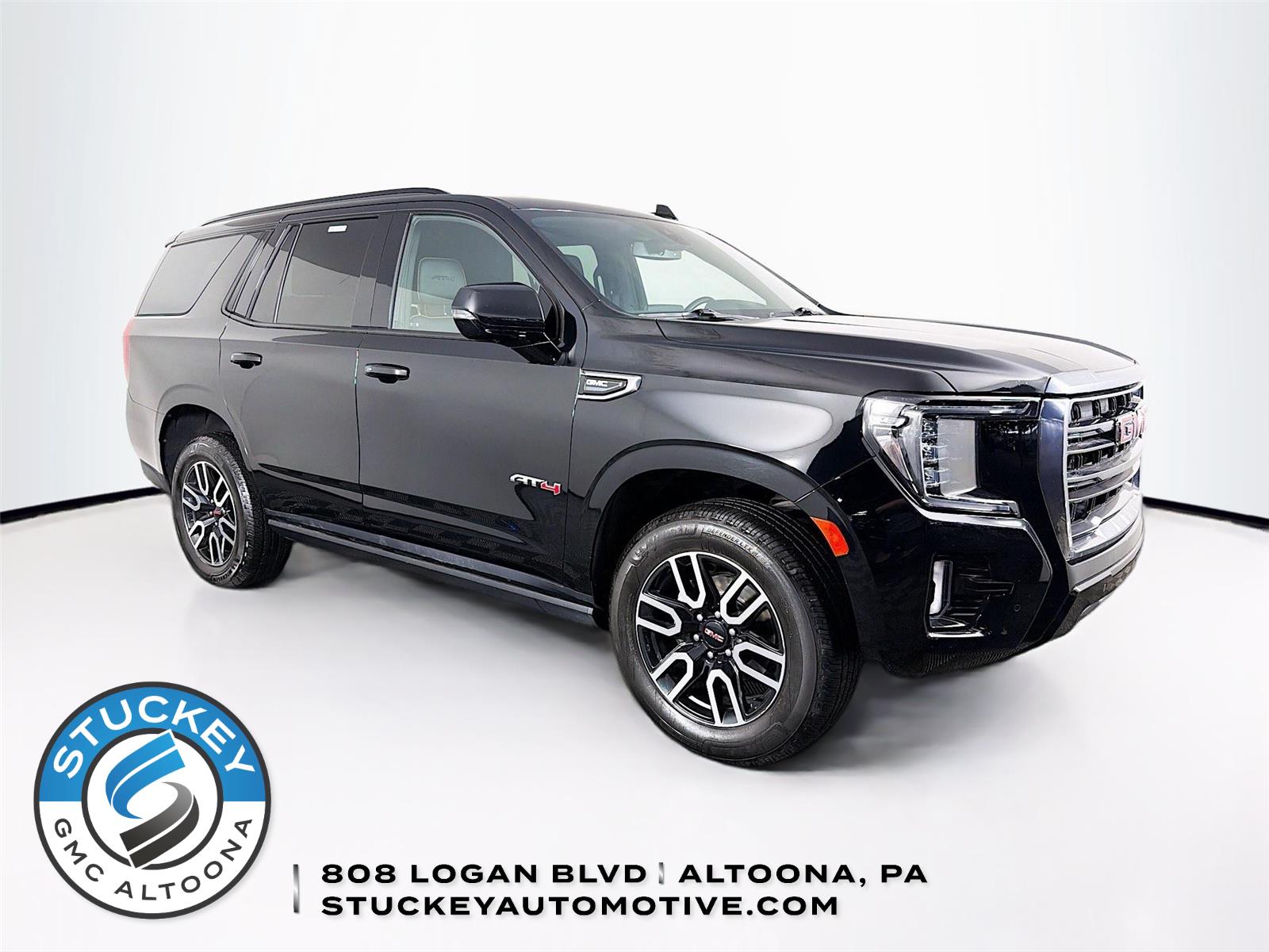 Onyx Black 2022 GMC Yukon AT4 4WD SUV / Crossover Four-Wheel Drive Automatic