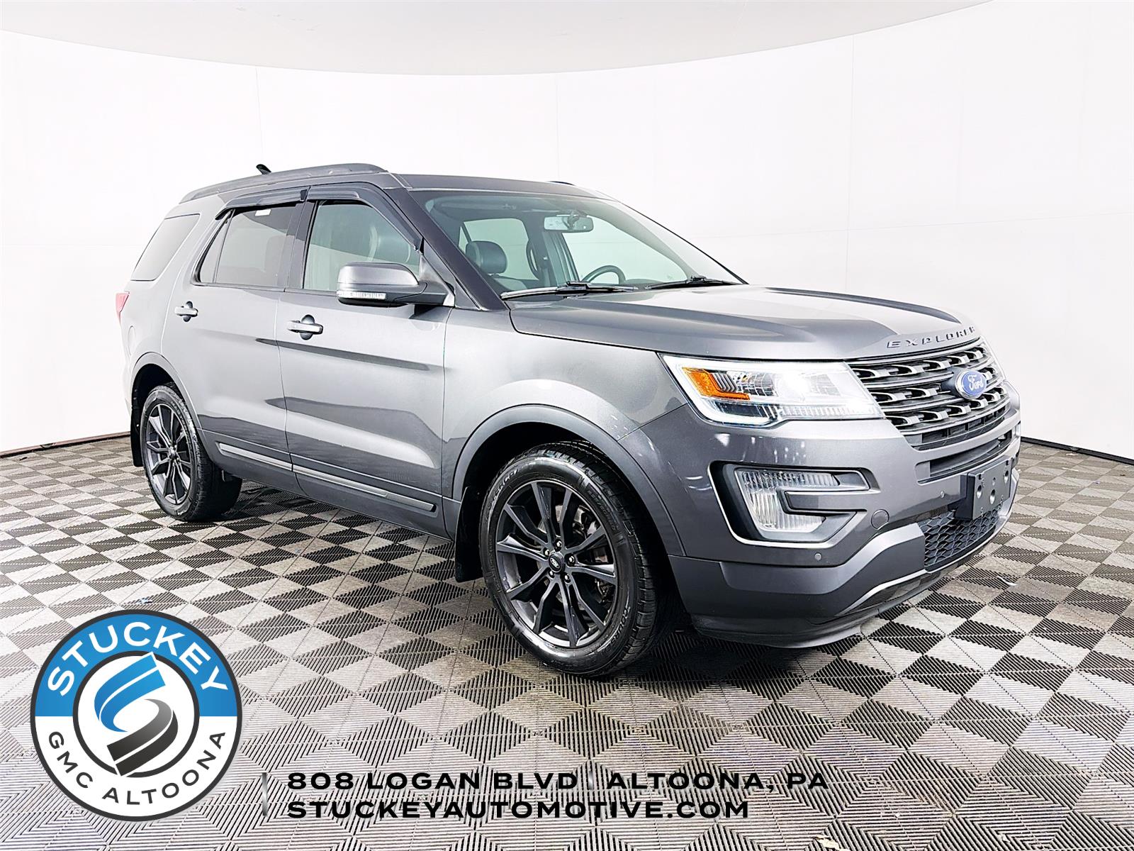 Gray (Magnetic) 2017 Ford Explorer XLT AWD SUV / Crossover All-Wheel Drive 6-Speed Automatic