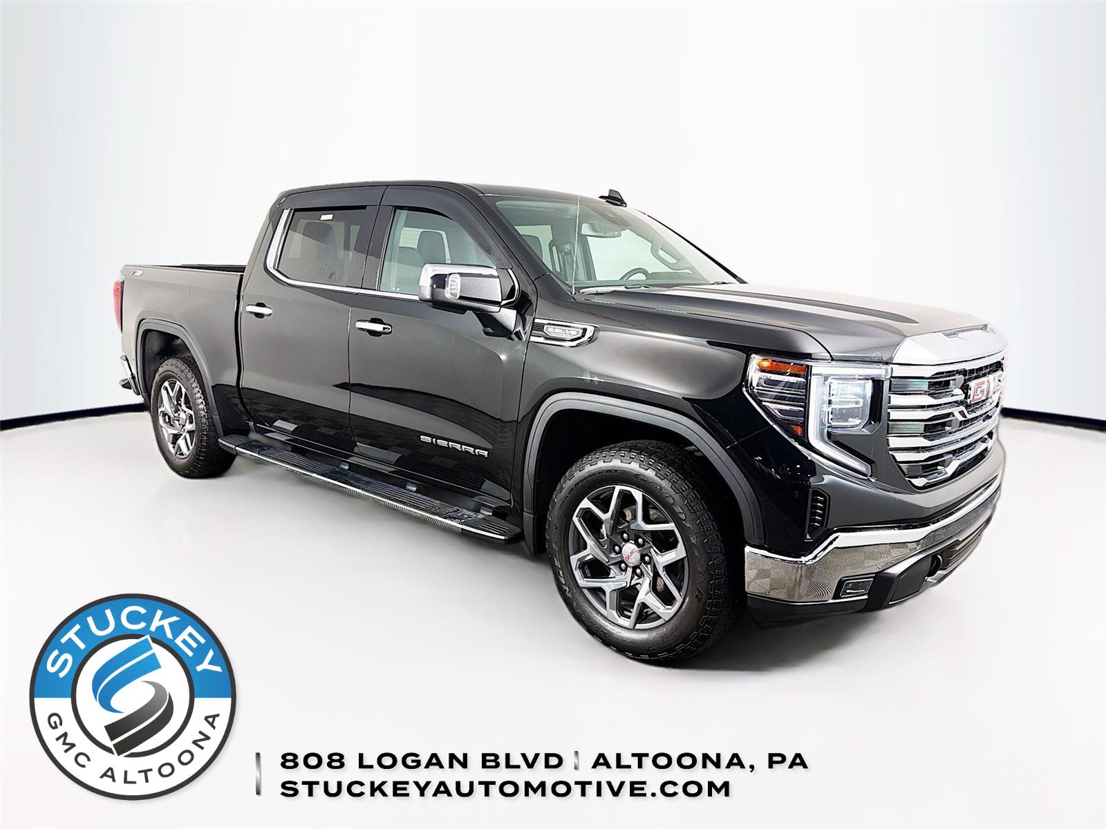 Onyx Black 2023 GMC Sierra 1500 SLT Crew Cab 4WD Pickup Truck Four-Wheel Drive Automatic
