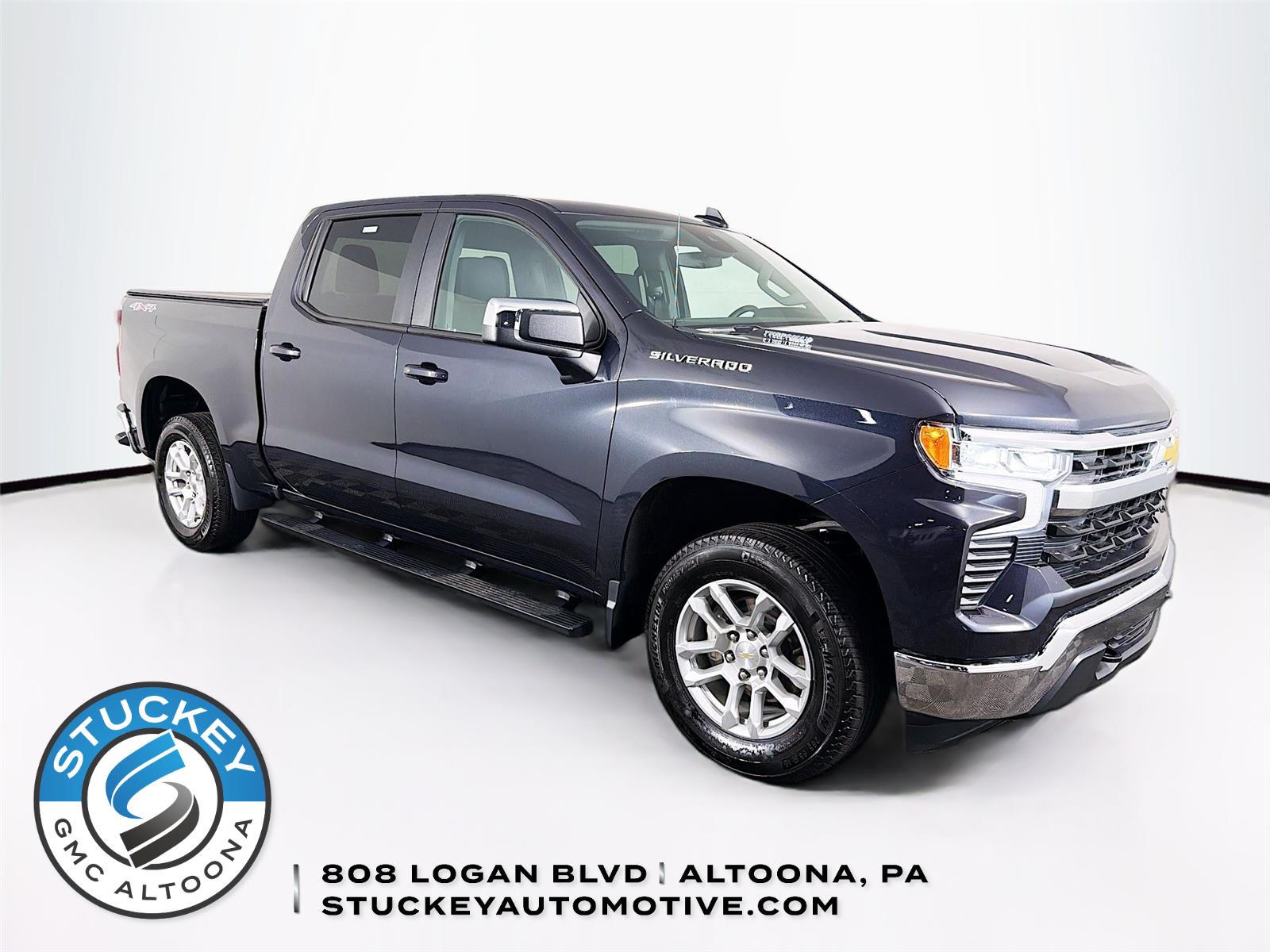 Dark Ash Metallic 2024 Chevrolet Silverado 1500 Pickup Truck Four-Wheel Drive 8-Speed Automatic