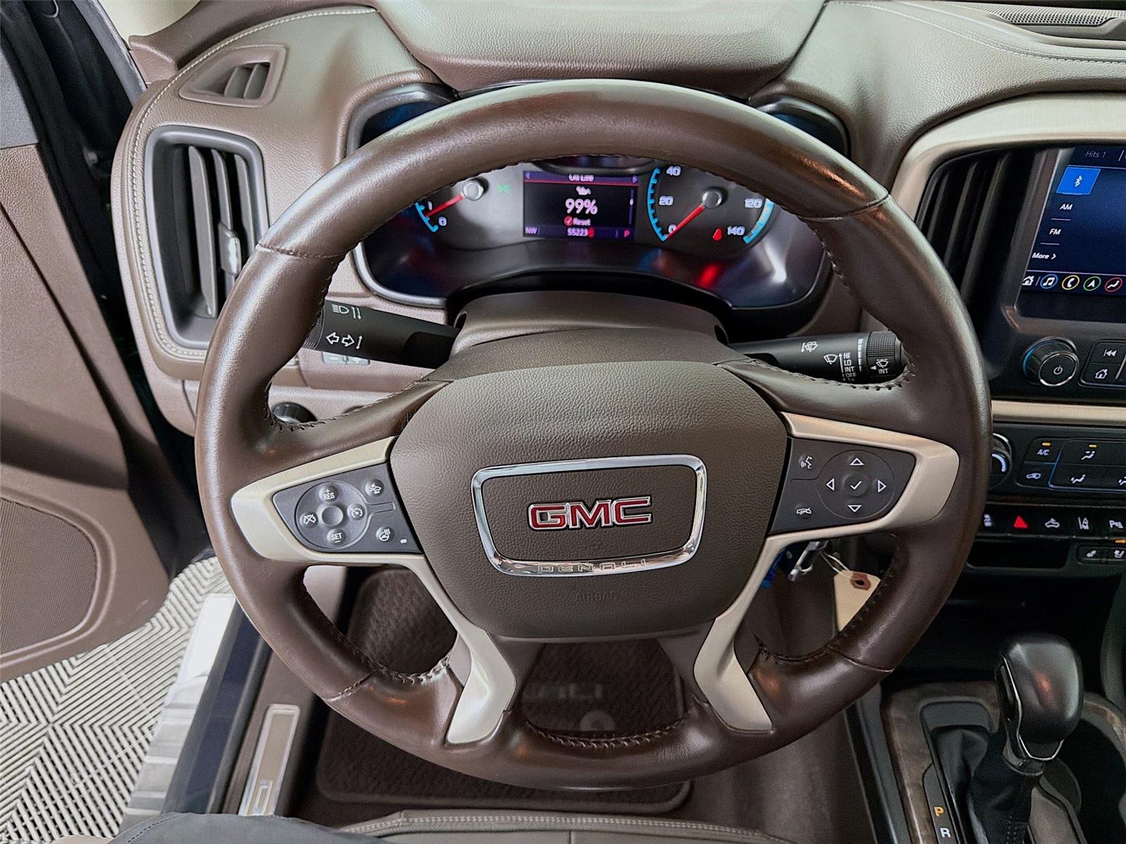 View vehicle photo 3
