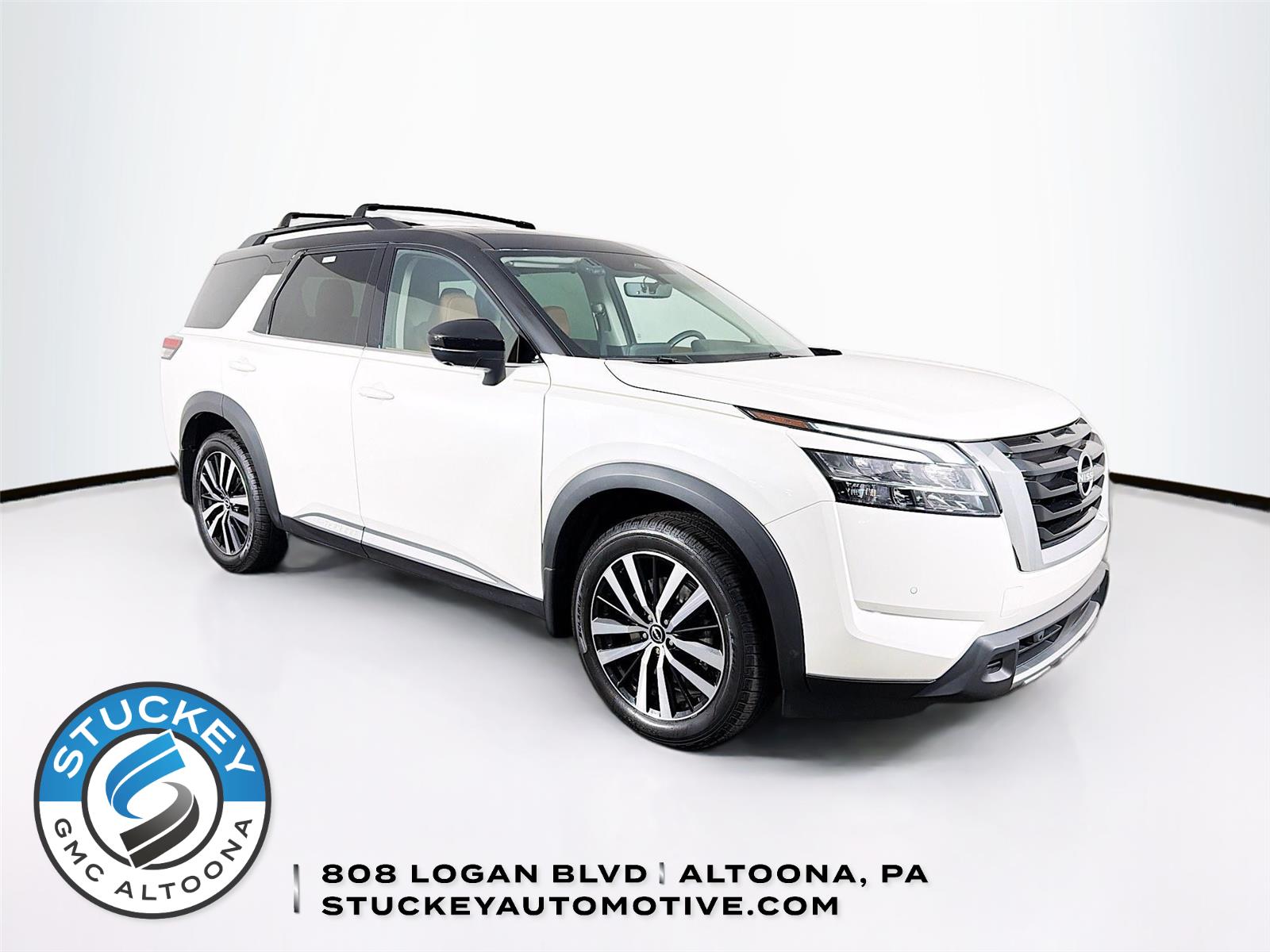 Pearl White TriCoat/Super Black 2023 Nissan Pathfinder SUV / Crossover All-Wheel Drive Automatic