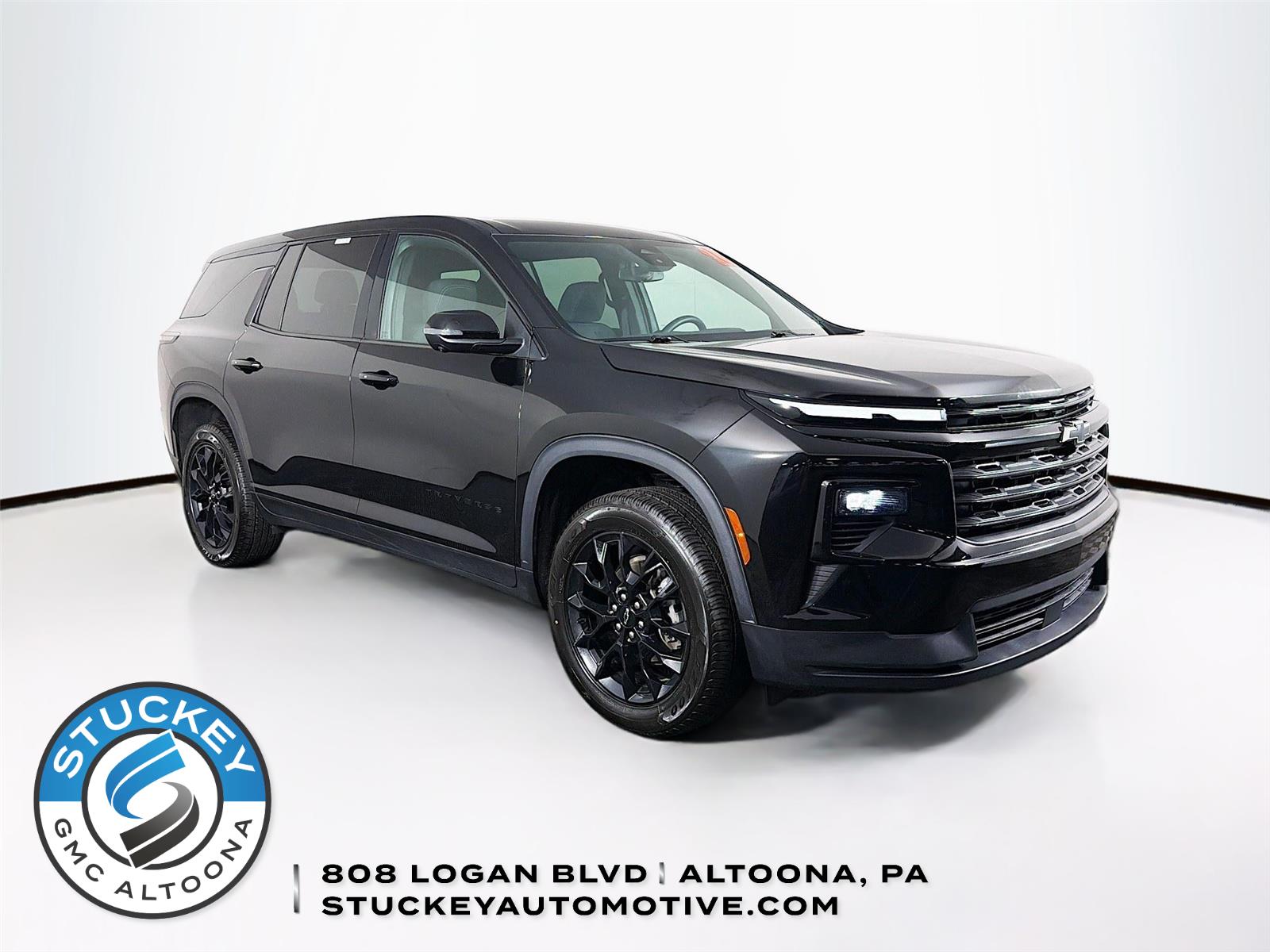 Mosaic Black Metallic 2024 Chevrolet Traverse SUV / Crossover Front-Wheel Drive 8-Speed Automatic