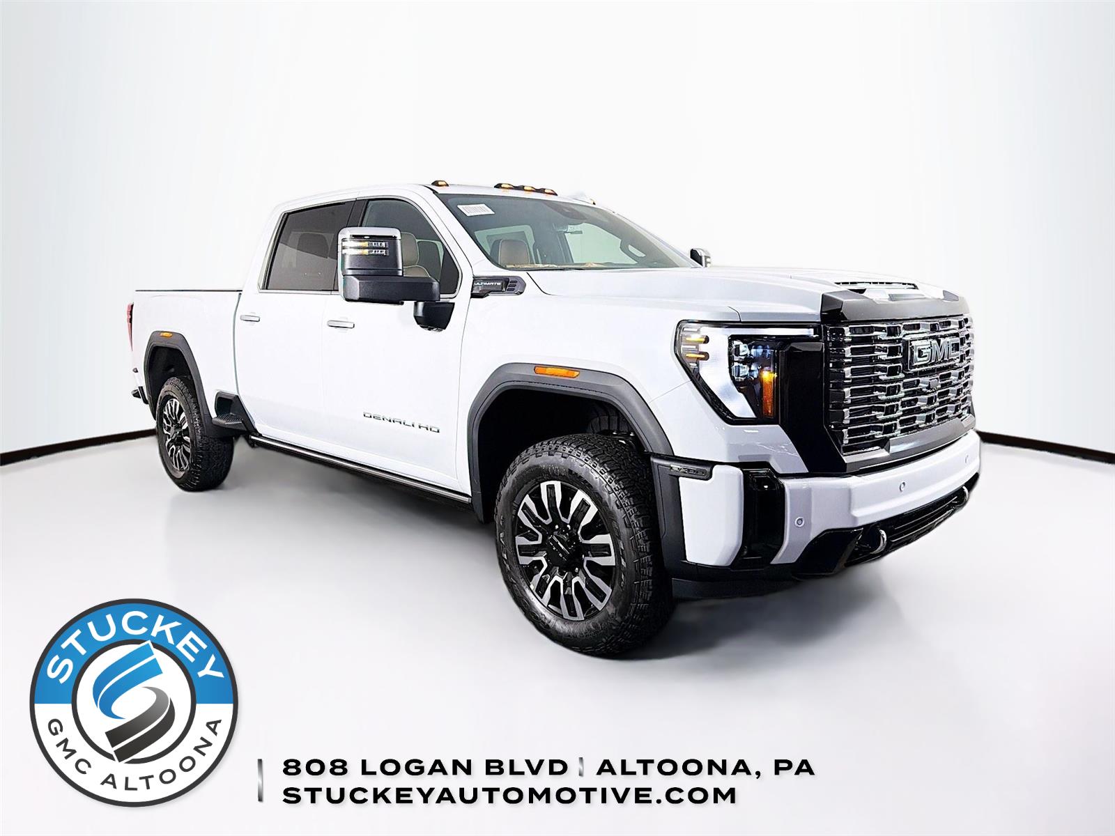 Glacier White Tricoat 2026 GMC Sierra 3500HD Pickup Truck Four-Wheel Drive Automatic