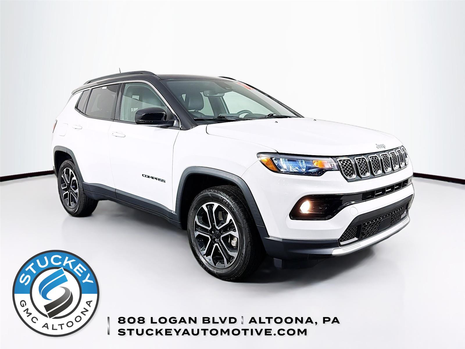 Bright White Clearcoat 2023 Jeep Compass SUV / Crossover Four-Wheel Drive 8-Speed Automatic