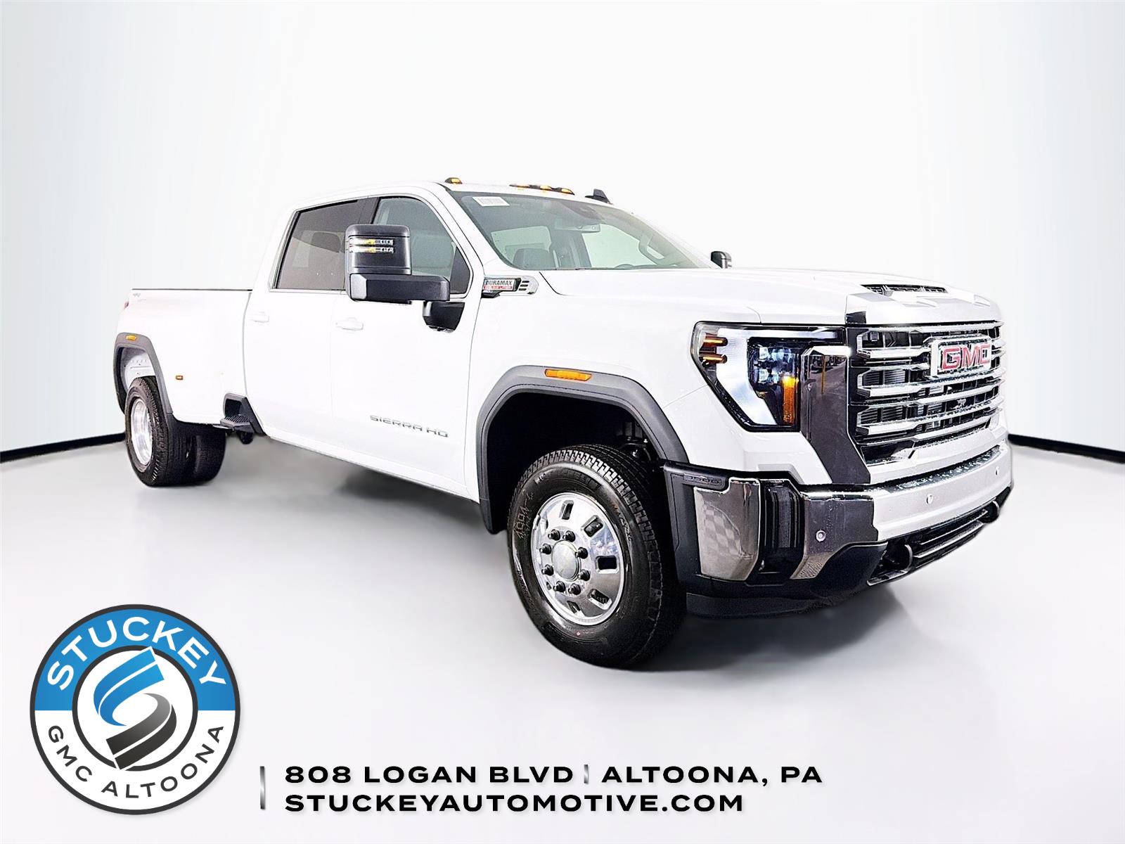 Summit White 2026 GMC Sierra 3500HD Pickup Truck Four-Wheel Drive Automatic