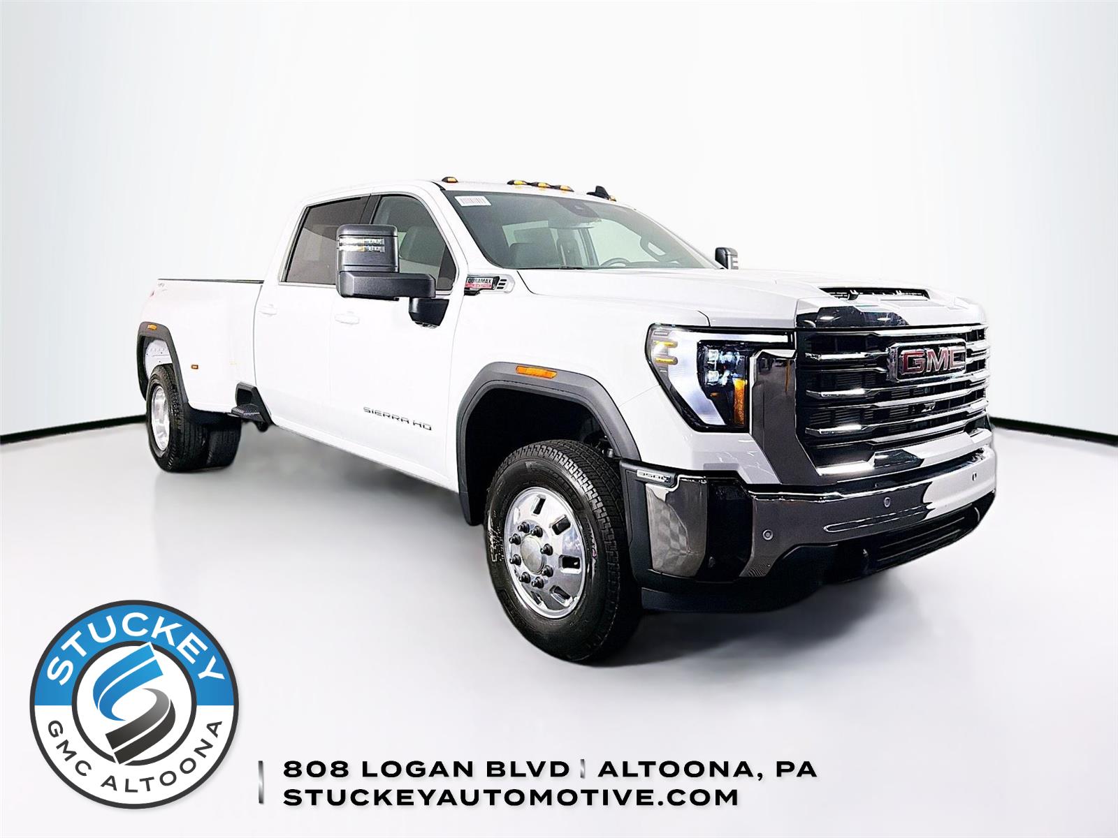 Summit White 2026 GMC Sierra 3500HD Pickup Truck Four-Wheel Drive Automatic