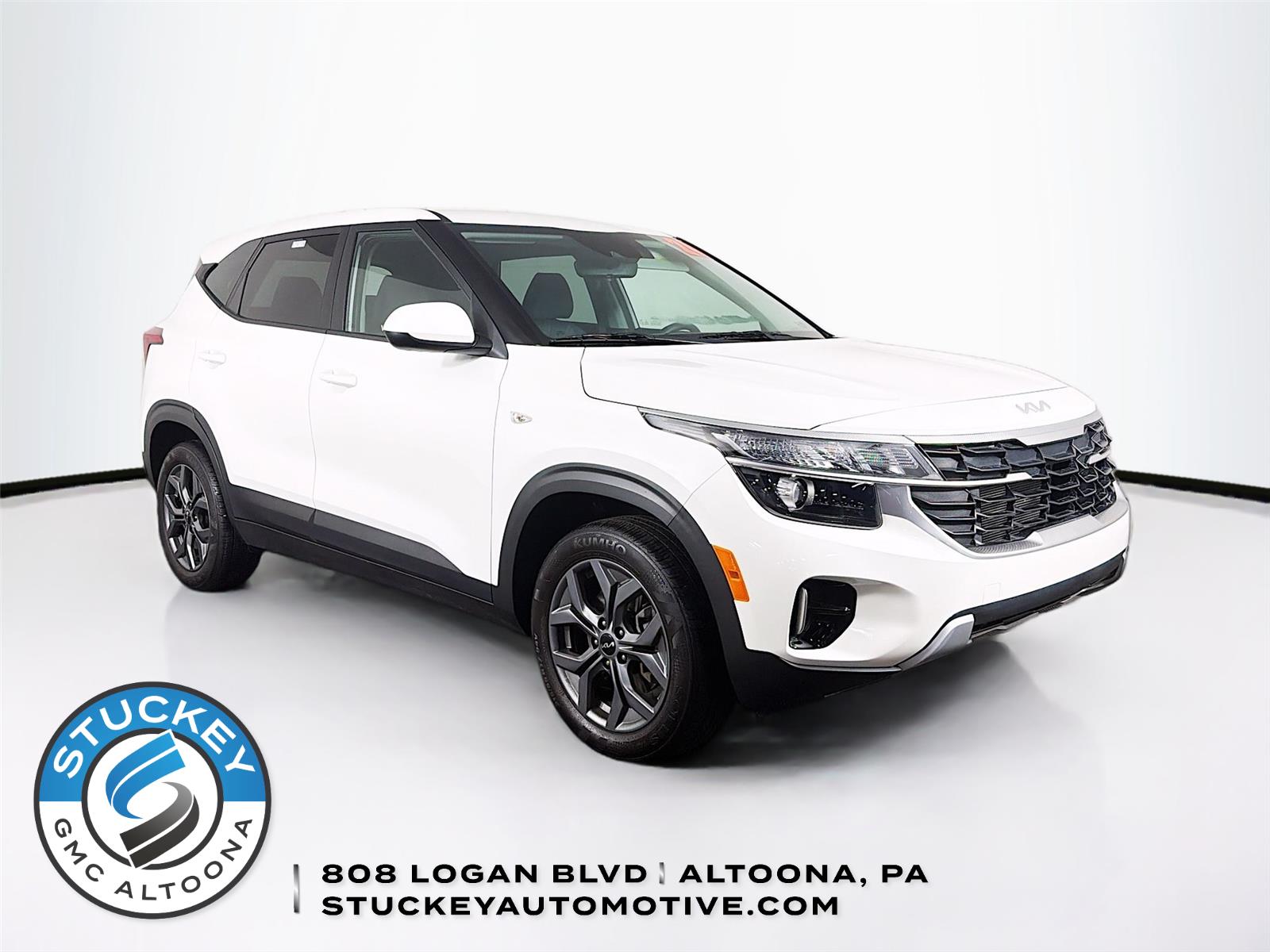Snow White Pearl 2024 Kia Seltos SUV / Crossover All-Wheel Drive Continuously Variable Transmission
