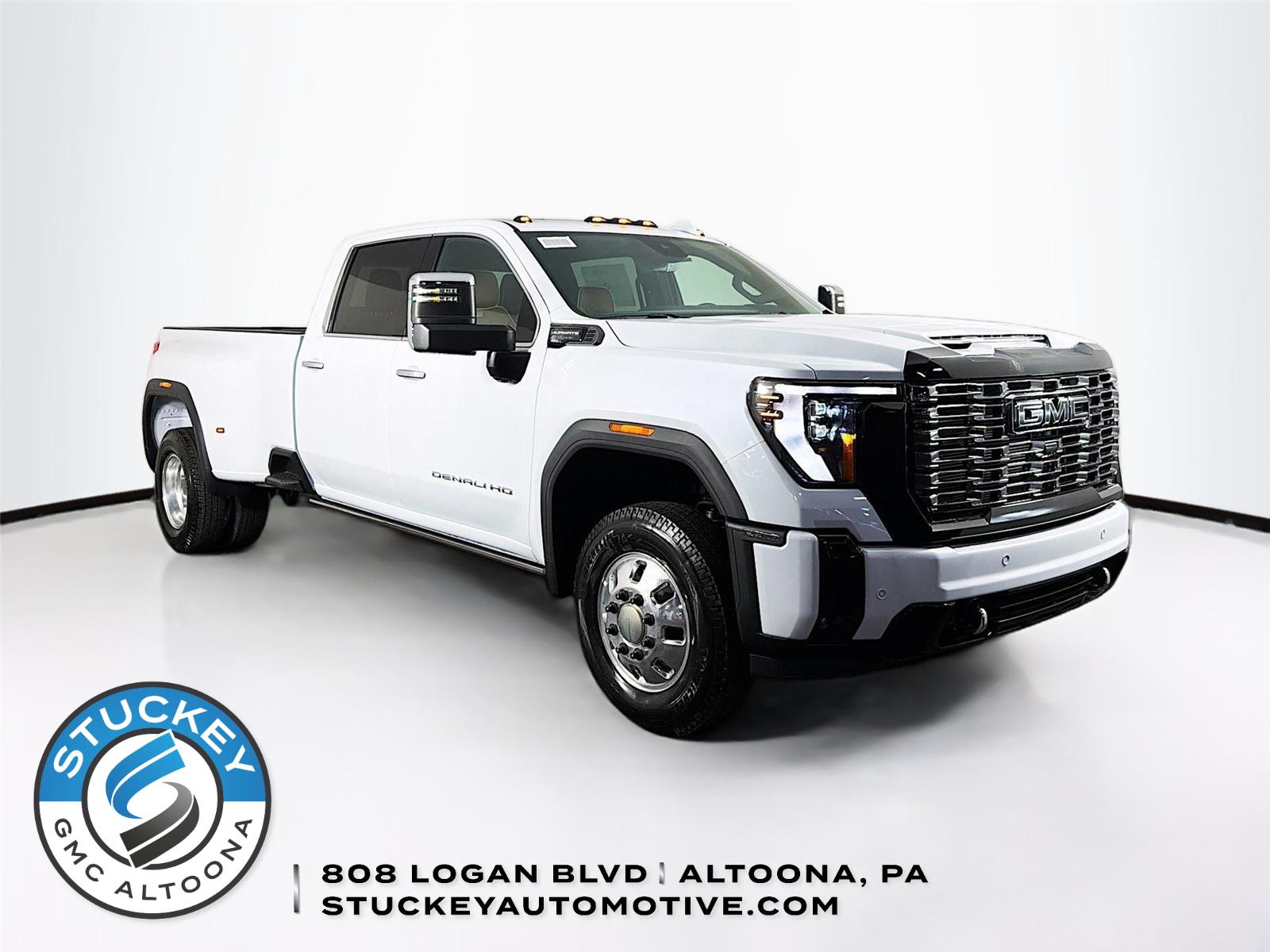 Glacier White Tricoat 2026 GMC Sierra 3500HD Pickup Truck Four-Wheel Drive Automatic