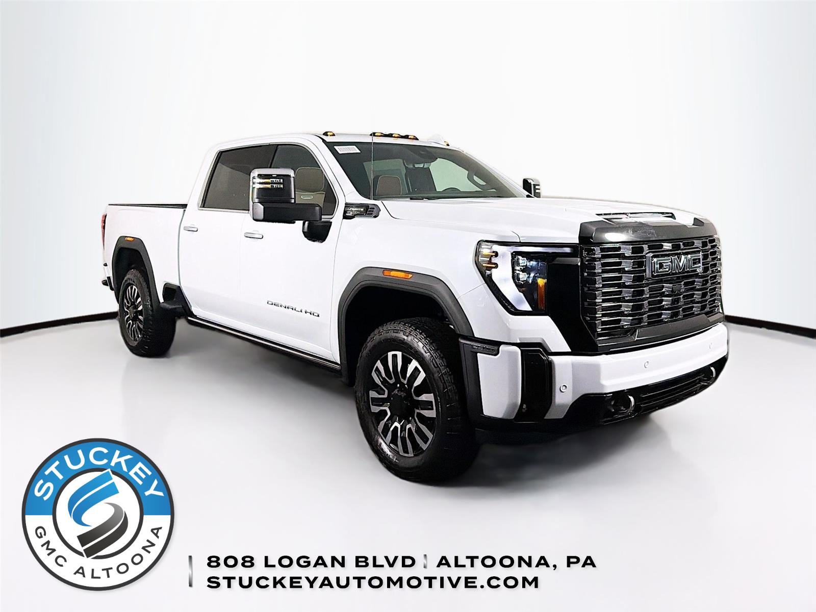 Glacier White Tricoat 2026 GMC Sierra 2500HD Pickup Truck Four-Wheel Drive Automatic